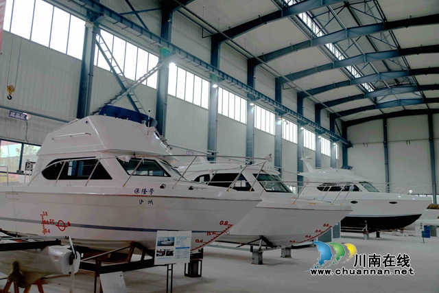 2022年10月26日，由四川布雷斯维尔游艇有限公司自主设计的游艇。 (2).JPG