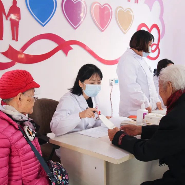 【医养结合】龙马中医入驻中颐养老院，让300多名老人就医不再难！
