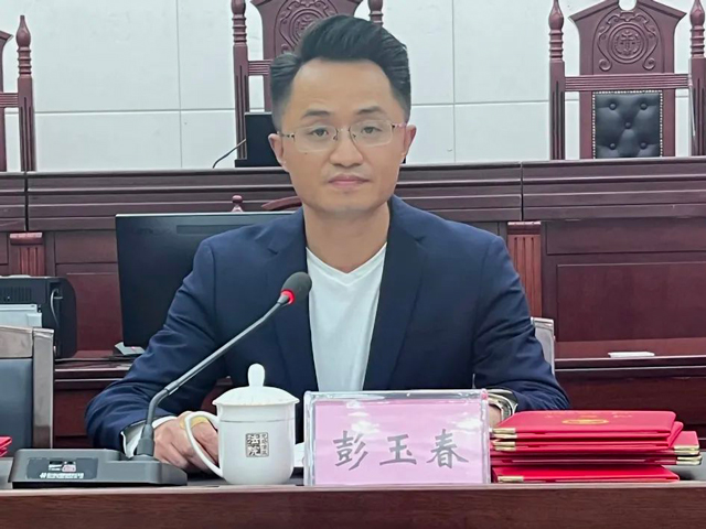 【忠诚铸魂 铁纪担当】龙马潭区法院举行2022年新任人民陪审员颁证暨就职宣誓仪式(图2) 2-1.jpg