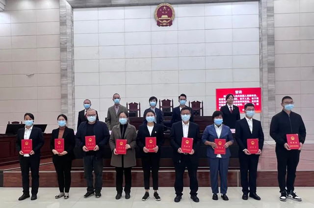 【忠诚铸魂 铁纪担当】龙马潭区法院举行2022年新任人民陪审员颁证暨就职宣誓仪式(图4) 5-1.jpg