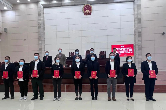 【忠诚铸魂 铁纪担当】龙马潭区法院举行2022年新任人民陪审员颁证暨就职宣誓仪式(图5) 6-1.jpg