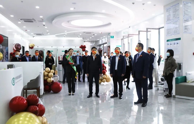 农行泸州直属支行迁址开业活动圆满举行,泸州金融商业中心集聚效应再强化!(图3) 3.jpg