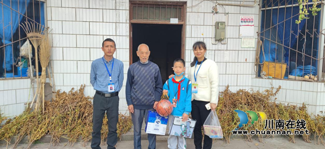 泸县:人大代表送关怀,情暖困难学子心(图2) 人大2.png