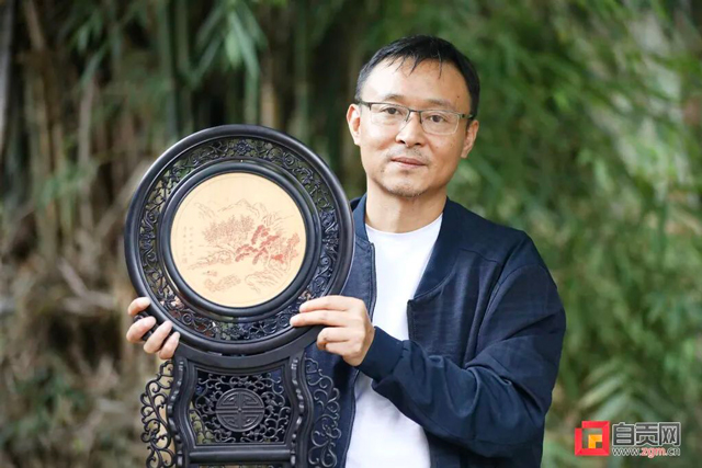 翻簧竹雕的“守艺人”，他将这门技艺带回了自贡——