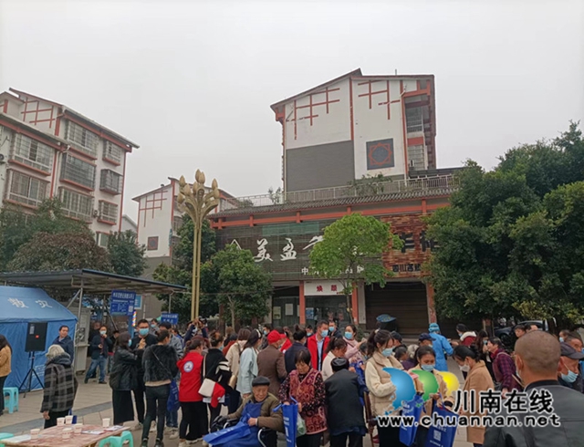 合江县大桥司法所多举措开展综合法治宣传活动2_副本.jpg