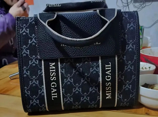 捡到一万多元！看内江这位女士咋办？