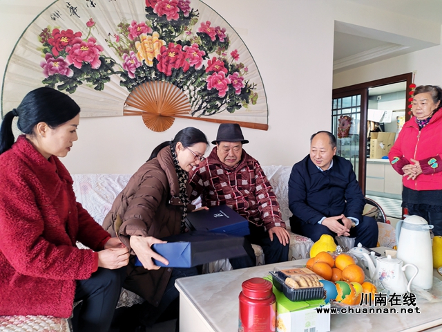 慰问老会员3.jpg