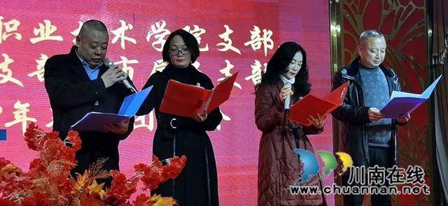 诗朗诵.jpg