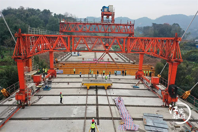 最新！江安长江二桥南岸边跨合龙