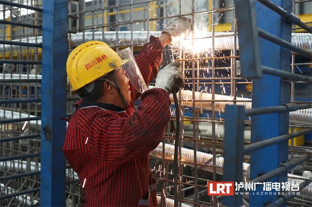 助力泸州“南翼”发展丨古金高速、摩尼互通加快建设(图1) 1.jpg