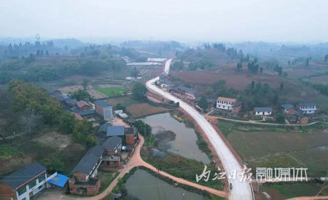 一枚果子“闯”世界!今日,一场“国字号”大会在威远开幕(图2) 果2.jpg