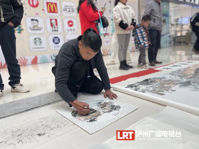 水墨泸州美翻了!90后小伙完成“长江卷”泸州段画作(图3) 3.jpg