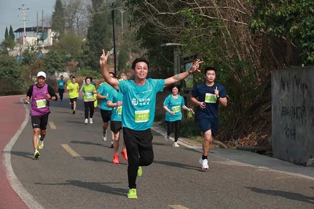 鸣枪开跑!龙马潭松滩湖环湖马拉松燃爆这个春天!(图8) 8.jpg