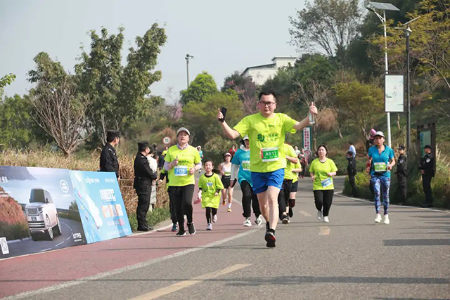 鸣枪开跑!龙马潭松滩湖环湖马拉松燃爆这个春天!(图10) 10.jpg