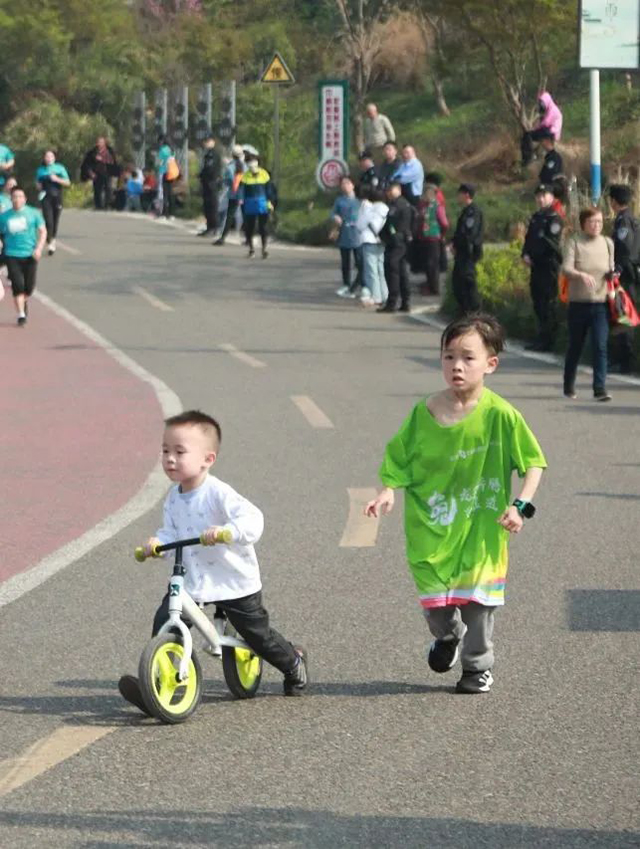 鸣枪开跑!龙马潭松滩湖环湖马拉松燃爆这个春天!(图19) 19.jpg