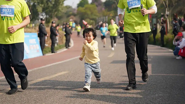 鸣枪开跑!龙马潭松滩湖环湖马拉松燃爆这个春天!(图23) 23.jpg