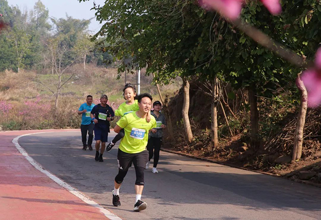 鸣枪开跑!龙马潭松滩湖环湖马拉松燃爆这个春天!(图29) 29.jpg