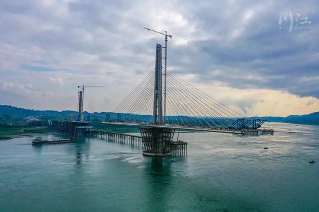 主桥“组装”过半!泸州长江六桥预计6月底实现合龙(图3) 3.jpg