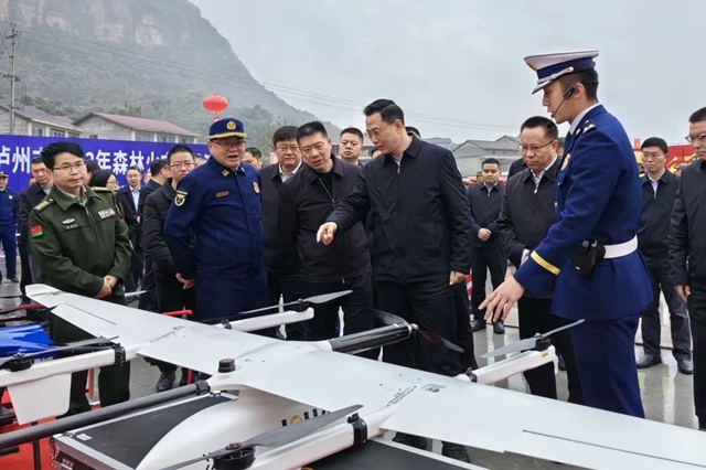 锤炼“以水灭火”实战能力 泸州市2023年森林火灾实战演练开练(图2) 2.jpg