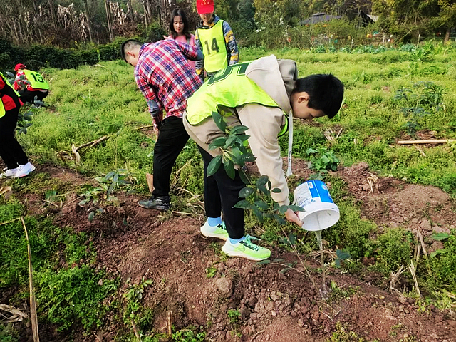 泸州十八中:学雷锋精神 做时代好少年(图5) nEO_IMG_5.jpg
