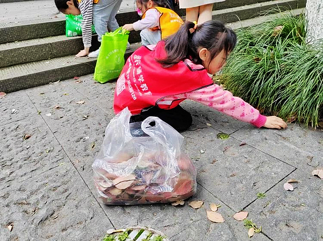 泸州十八中:学雷锋精神 做时代好少年(图11) nEO_IMG_15.jpg