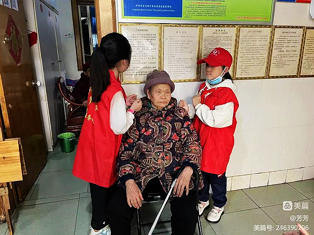 泸州十八中:学雷锋精神 做时代好少年(图36) nEO_IMG_58.jpg