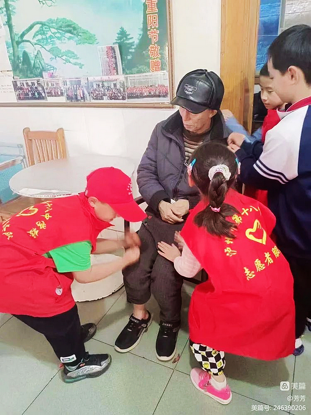 泸州十八中:学雷锋精神 做时代好少年(图37) nEO_IMG_59.jpg