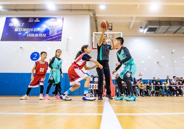 激情飞扬 迎“篮”而上 | 泸州市第一届青少年校园体育联赛小学生U系列篮球比赛火热进行中(图1) 1.jpg