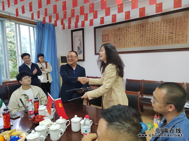 为企业发展注入新动力｜泸州风尚广告与成都信息工程大学签署合作协议