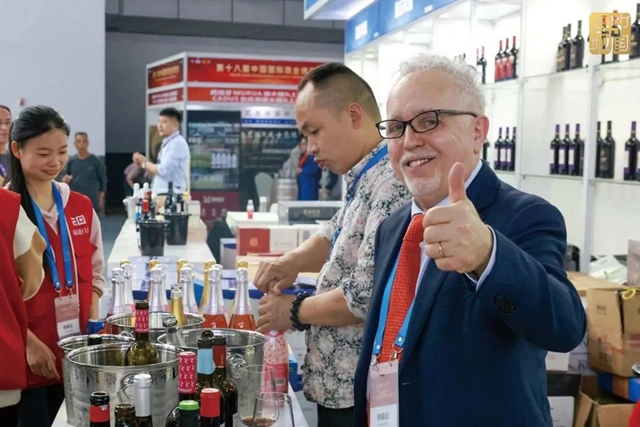 办展规模创新高!本届酒博会闭幕,泸州等你再会(图3) 3.jpg