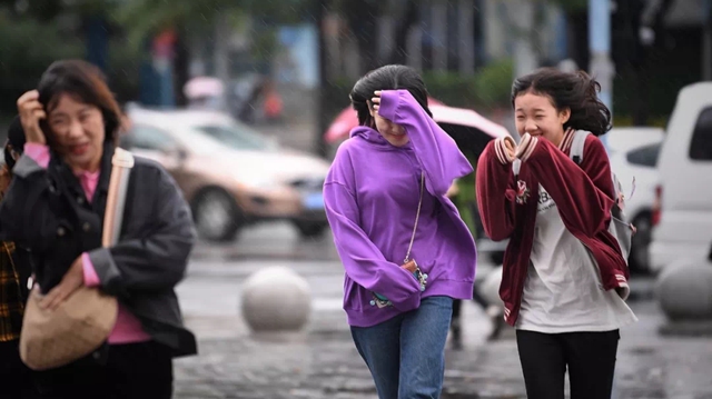 【扩散】降温超20℃，来院看病要注意……