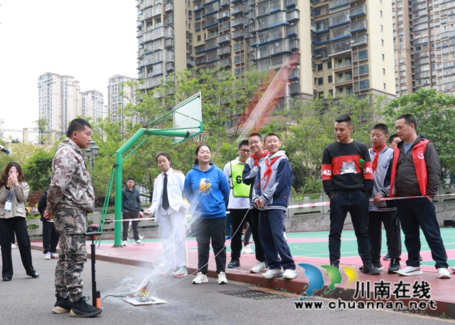 水火箭发射.JPG