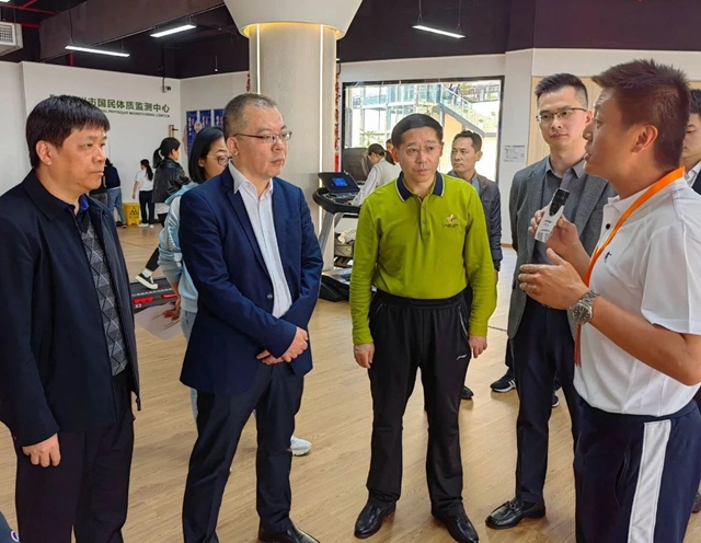 国家体育总局群体司司长丁东深入泸州市调研