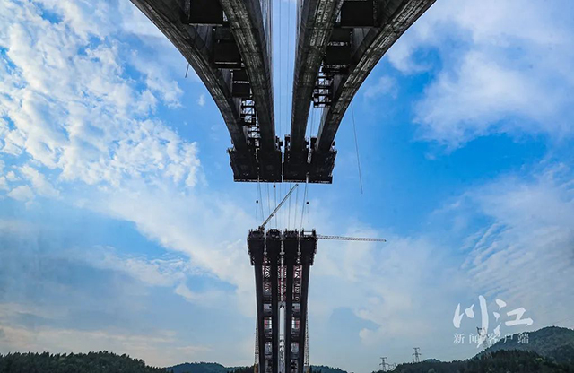 跨径335米丨最新航拍带你看泸州这座“世界第一悬浇拱桥”有多壮观(图7) 7.jpg