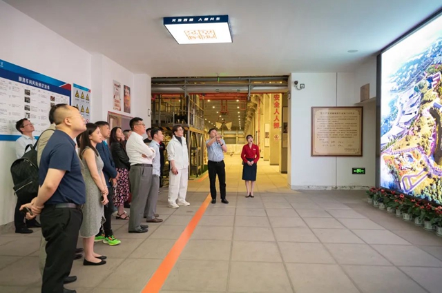 国际巨星成龙丨“五一”空降酒城泸州(图4) 4.jpg