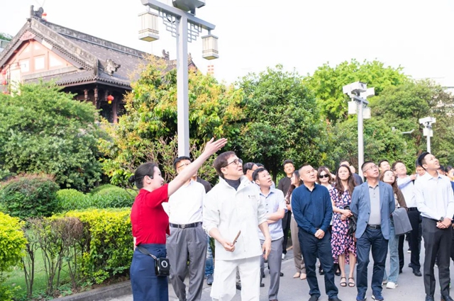 国际巨星成龙丨“五一”空降酒城泸州(图2) 2.jpg