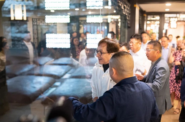 国际巨星成龙丨“五一”空降酒城泸州(图9) 9.jpg