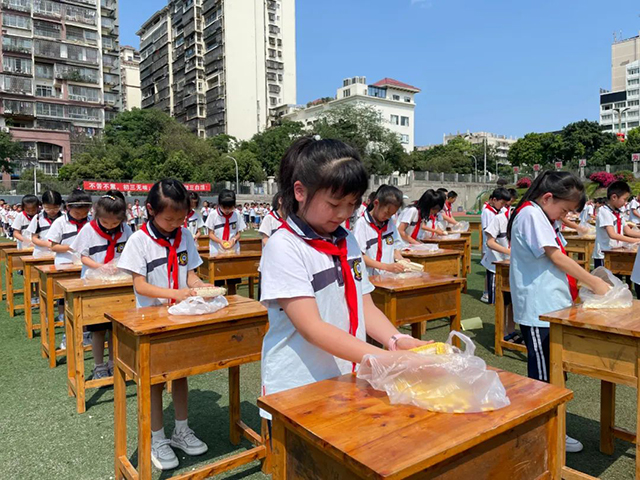 哇!这些孩子可说是“十八般武艺样样精通”(图17) 18.jpg