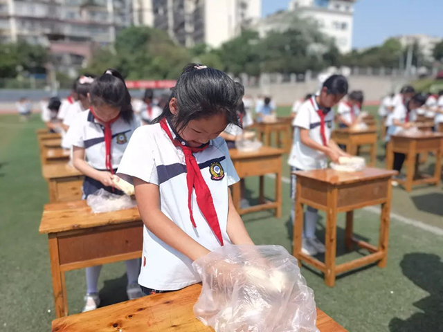 哇!这些孩子可说是“十八般武艺样样精通”(图20) 21.jpg