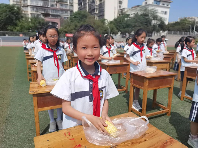 哇!这些孩子可说是“十八般武艺样样精通”(图23) 24.jpg