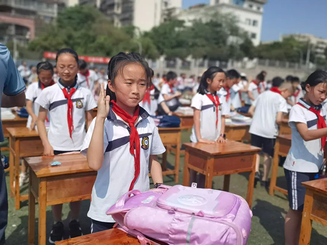 哇!这些孩子可说是“十八般武艺样样精通”(图34) 35.jpg