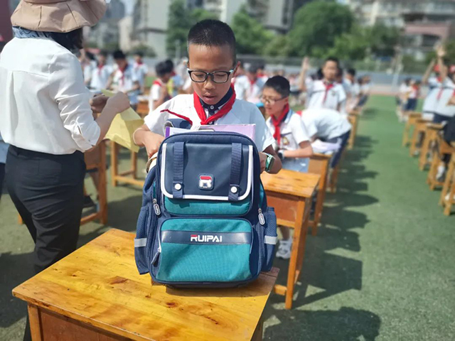 哇!这些孩子可说是“十八般武艺样样精通”(图40) 41.jpg