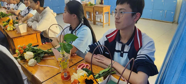 哇!这些孩子可说是“十八般武艺样样精通”(图54) 55.jpg