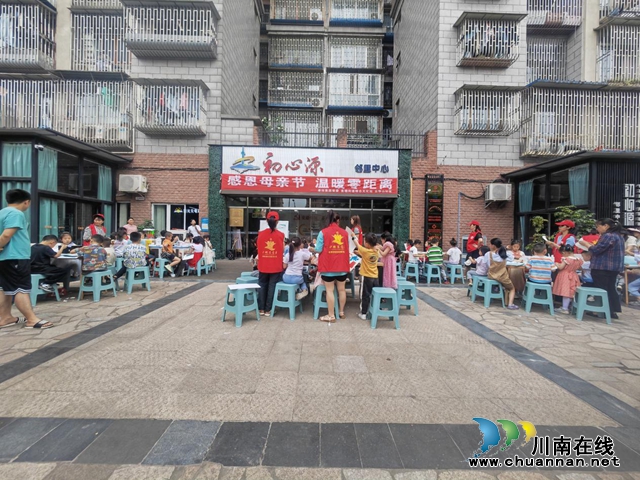 母亲节|鱼塘街道:小朋友做花,亲手送妈妈(图1) 1.jpg