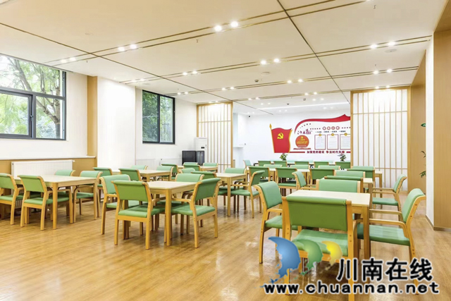 龙马潭:打通社会救助“最后一公里” 暖心绘就幸福“民生底色”(图4) 川投舒适之家·颐康养护院+(2).jpg