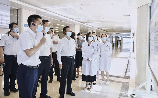 省卫健委党组书记、主任徐斌一行调研西南医大附院(图3) 3.jpg