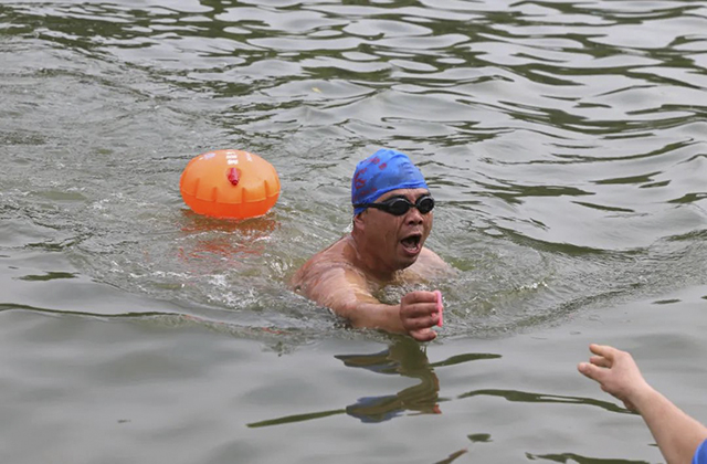 泸州福欣医院为泸县游泳协会邀请赛提供医疗保障(图4) 4.jpg