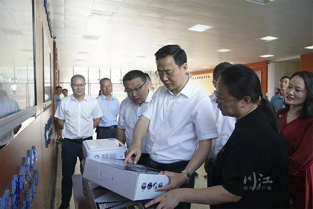 余先河率队检查高考暨高中阶段学业水平考试备考工作