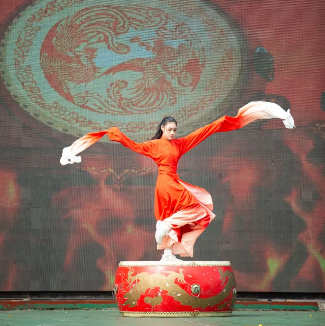 廿载芳华正青春 | 泸州十八中举行建校20周年庆典活动(图8) 8.jpg