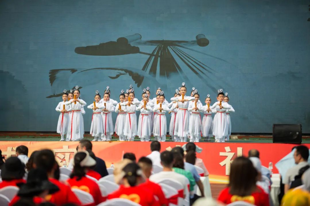 廿载芳华正青春 | 泸州十八中举行建校20周年庆典活动(图11) 11.jpg